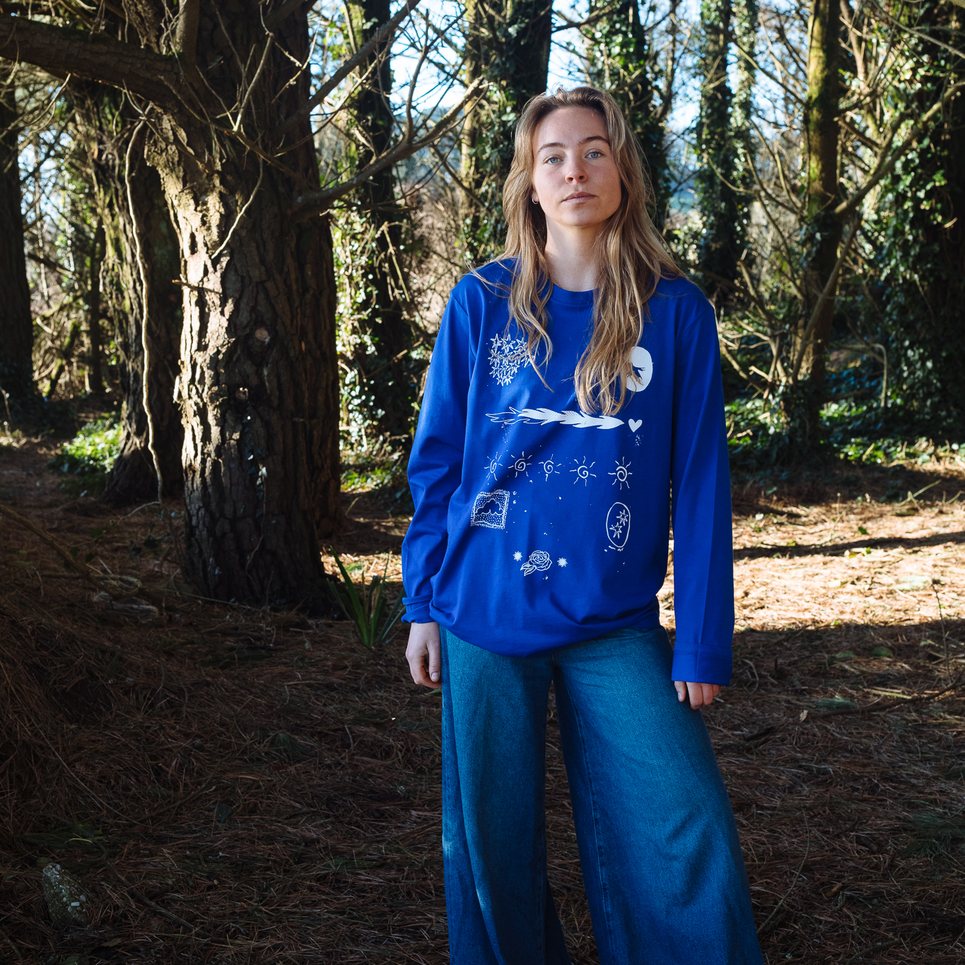 Looking Up Organic Cotton Long Sleeve T-shirt - Royal Blue